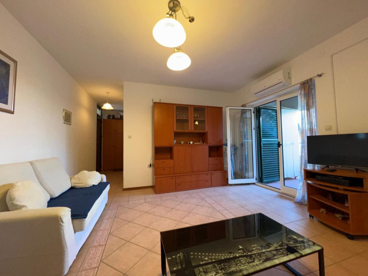 Apartment Luka Novalja Kültér fotó