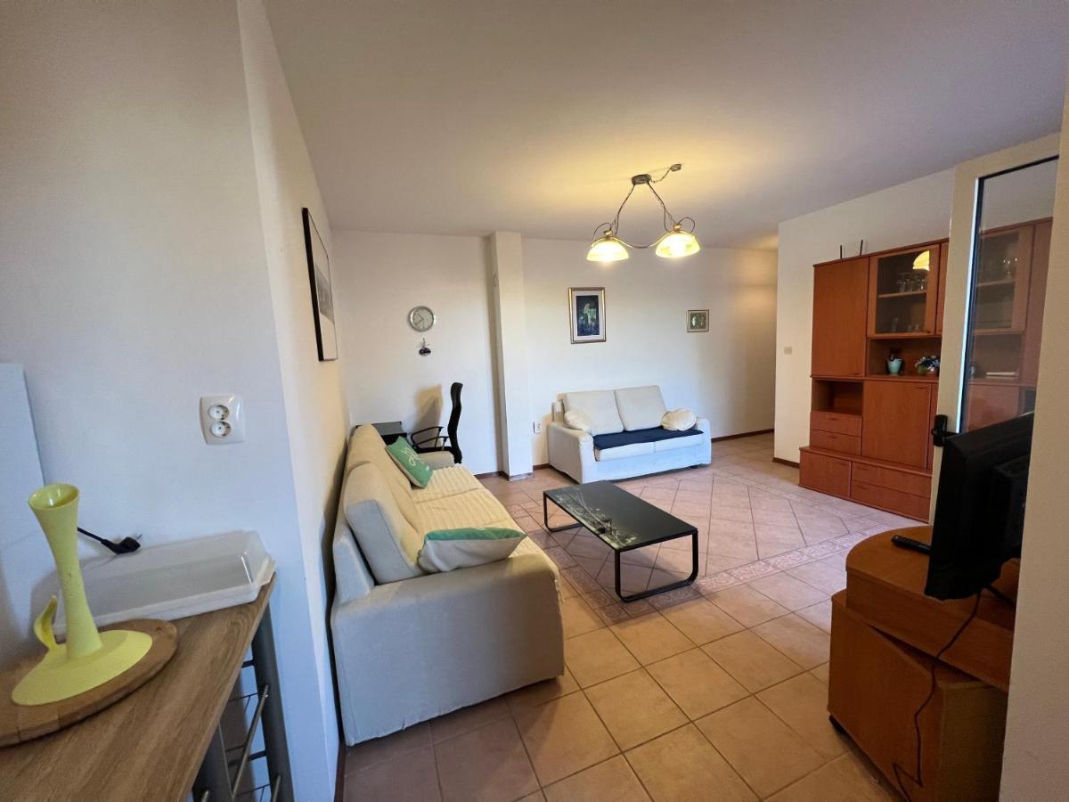Apartment Luka Novalja Kültér fotó
